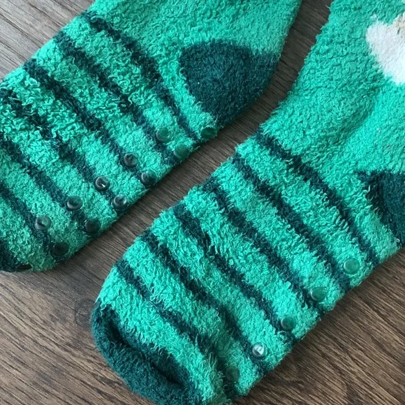 Baby Gap fuzzy Santa Christmas socks size 2 years - Picture 2 of 4